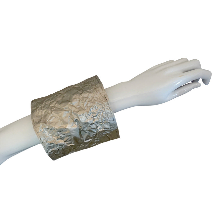 Morphy Metallic silver silk arm cuff