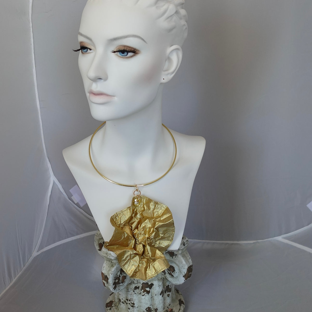 Metallic Silk Morphy gold "Coin" Disc Choker