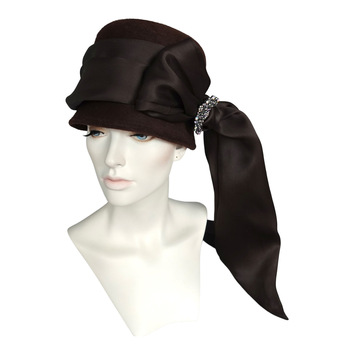 a mannequin with a hat