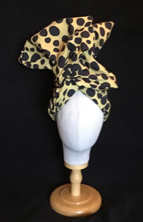 Leopard (dots?) in minimalist cotton print