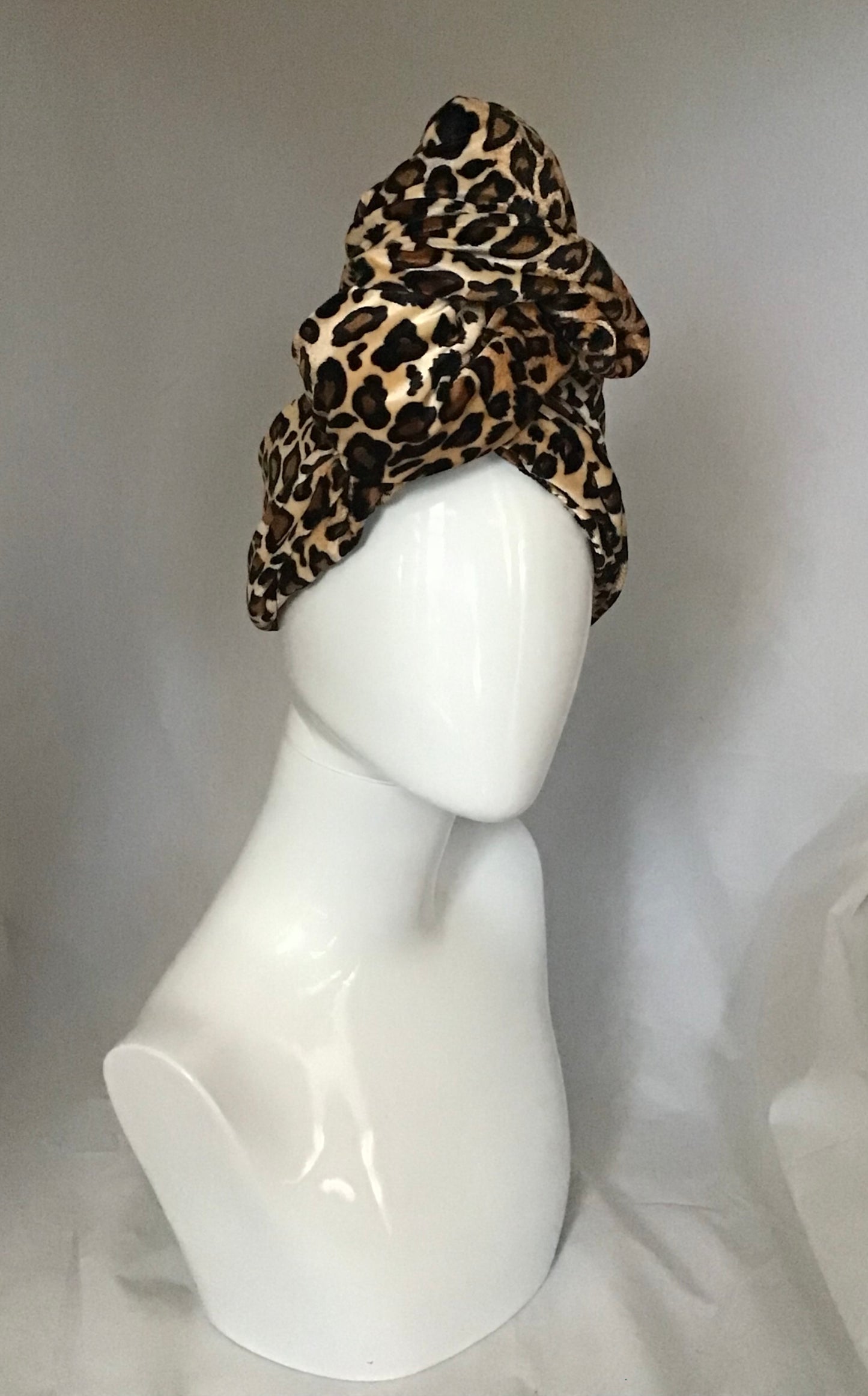 Leopard print velvet in classic colors