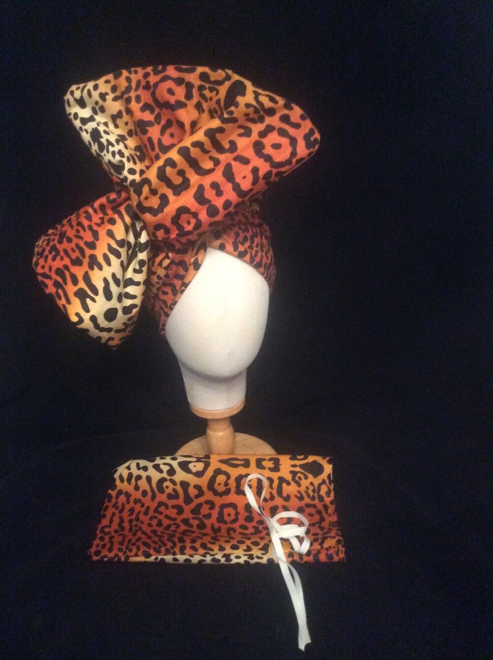 Leopard print: bold colors