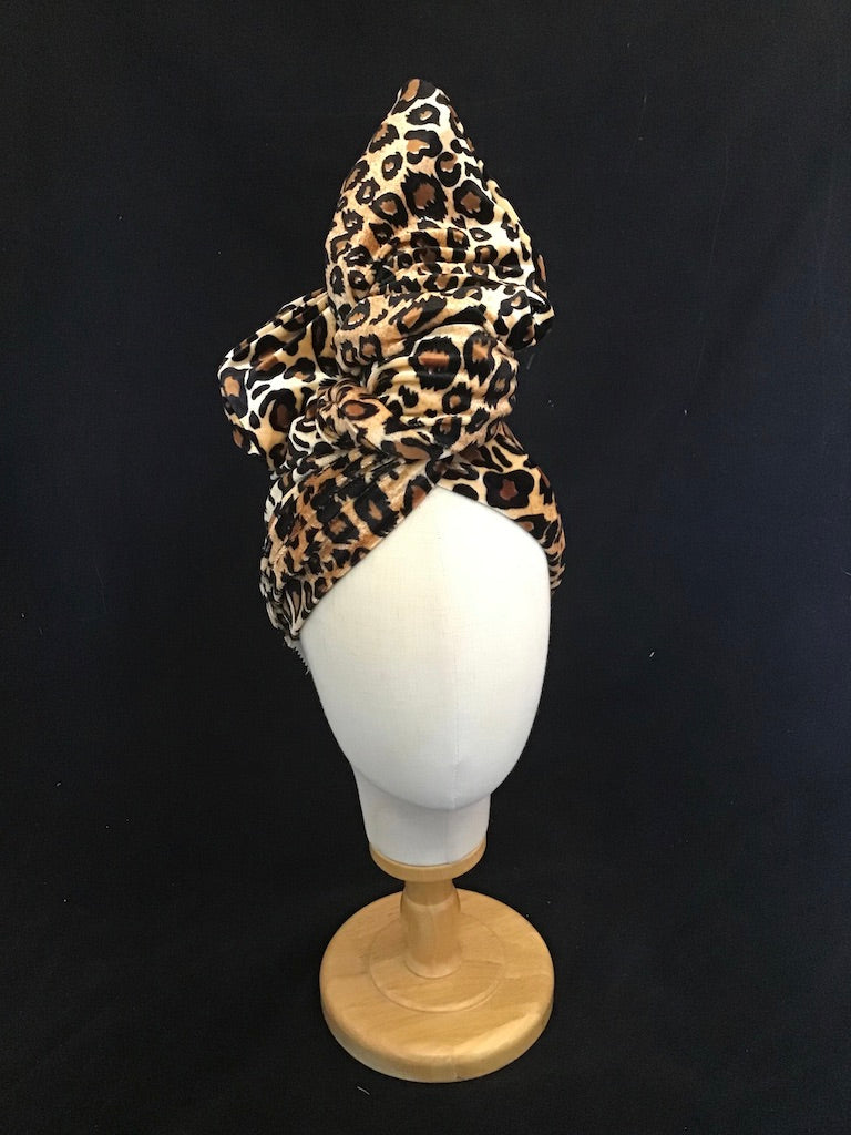 Leopard print velvet in classic colors